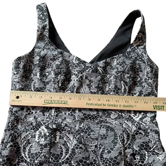 Trina Turk Quain Lace-Print Sleeveless Sheath Dress Women's 6 Black‎ White Party - Picture 11 of 12